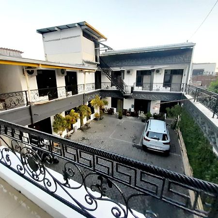 Hotel Srikandi Baru Kejayan Buitenkant foto