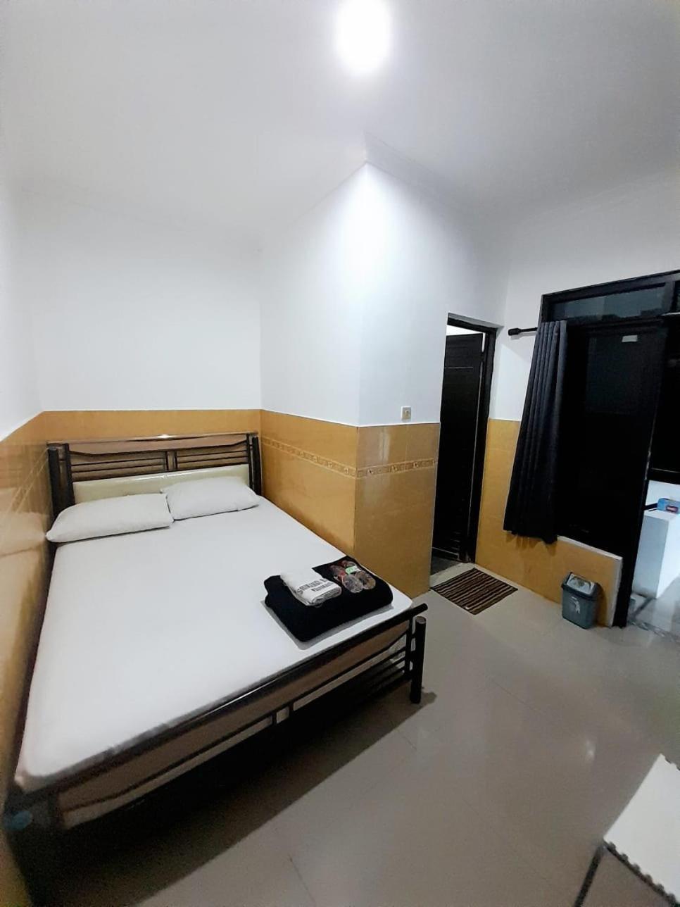 Hotel Srikandi Baru Kejayan Buitenkant foto